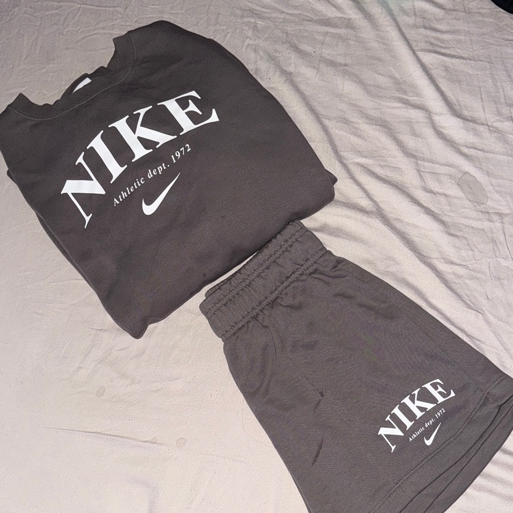 Nike Sweatshirt and shorts set